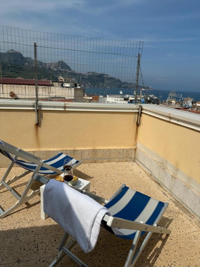 Attico Di Giggia Lägenhet Giardini Naxos Exteriör bild